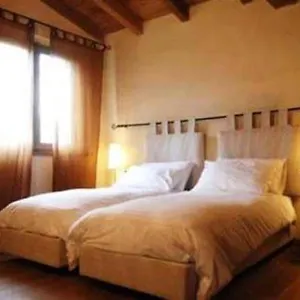 Borgo Pianello Holiday Homes&winery Lizzano In Belvedere